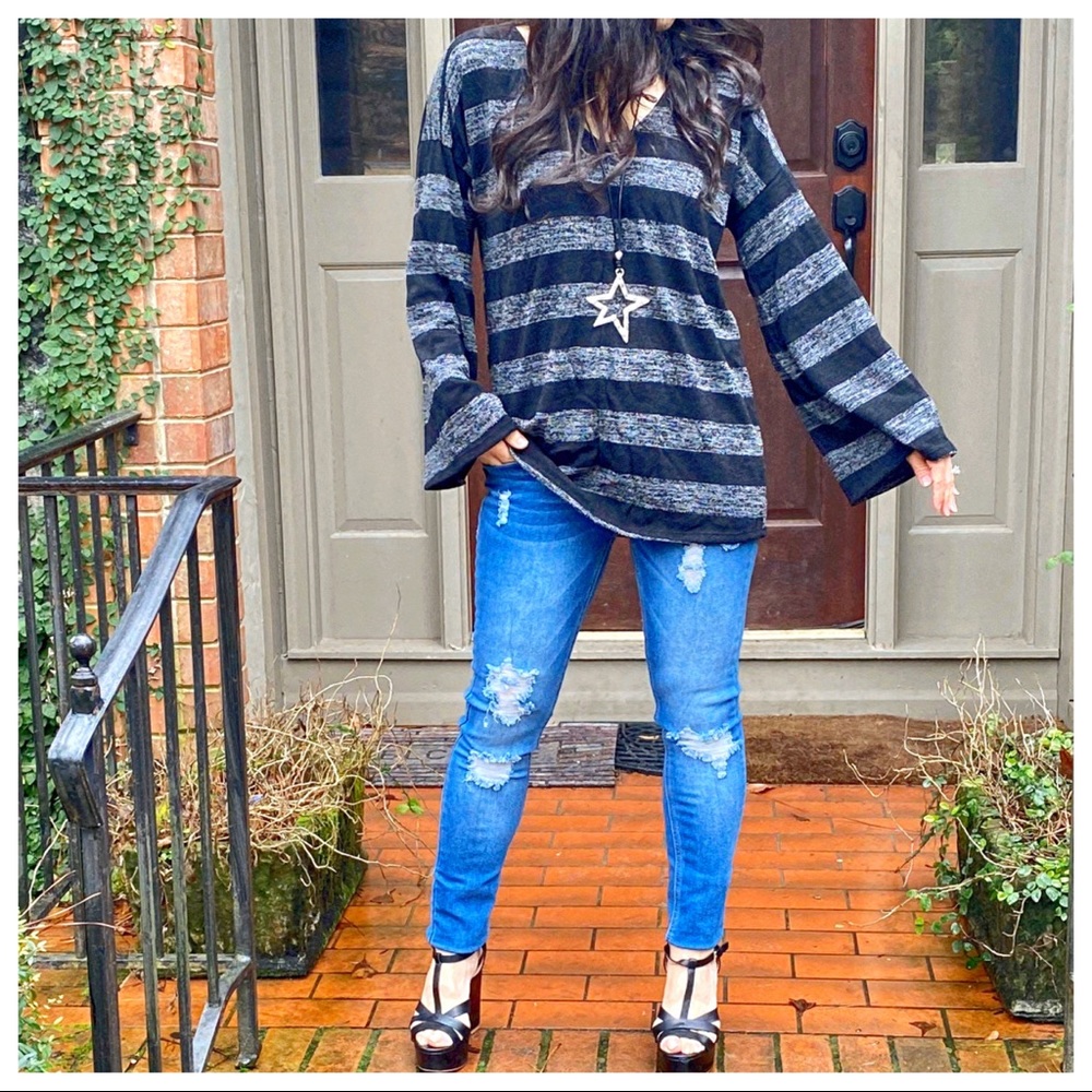 ✨LAST ONES✨Loose fit color block black/grey Tunic - Picture 5 of 9
